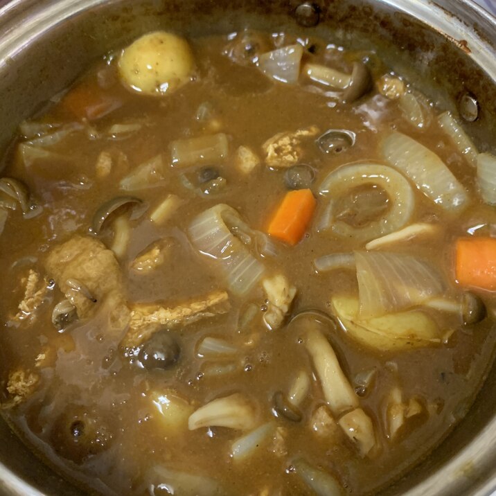 油揚げとしめじたっぷりカレー